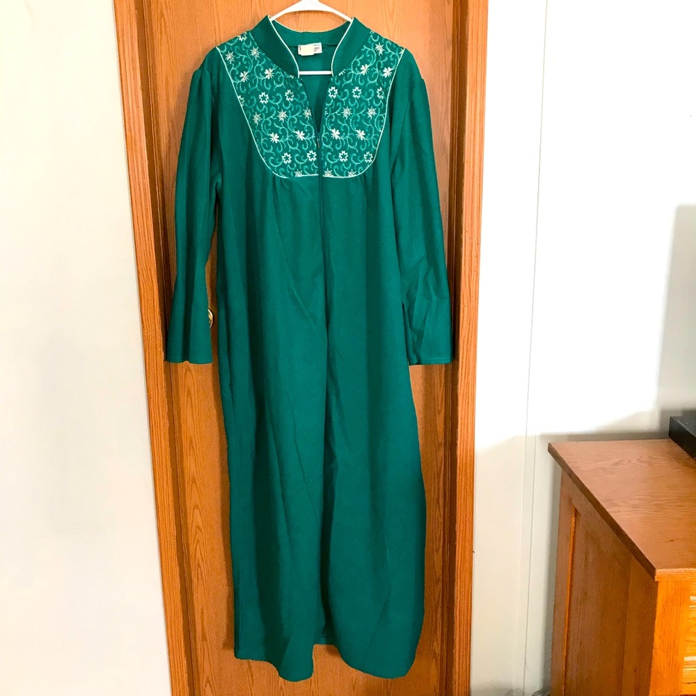 Vintage teal long velour granny house coat